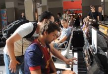 Due pianisti sconosciuti eppure sentite la magia della musica