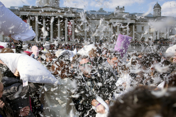 world-pillow-fight-day-london-trafalgar-square-2013-tony-lasagne