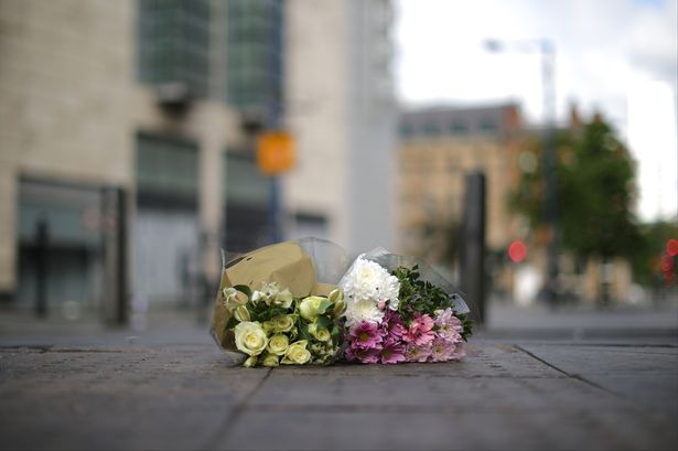 Manchester-Attack-Flowers