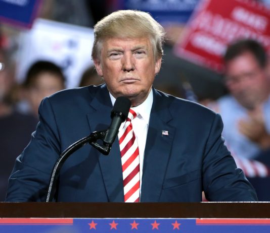 La settimana di Trump tra un’Inghilterra in fermento e un’Europa impaziente