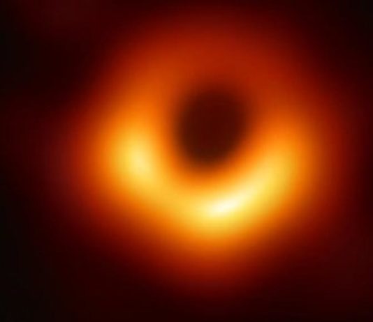 SCIENZA La prima immagine di un buco nero – una giornata che rimmara’ nella storia dell’universo