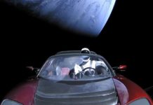 La macchina spaziale di Elon Mask ha compiuto il giro intorno al sole