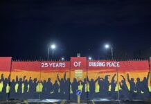 1998 – 2023, 25 anni di pace in Irlanda in Irlanda del Nord e fine della lotta armata tra unionisti e repubblicani. 1998 – 2023, 25 anni di pace in Irlanda in Irlanda del Nord e fine della lotta armata tra unionisti e repubblicani.
