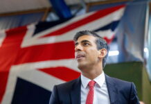 Il primo ministro Rishi Sunak saluta e ringrazia per la Conferenza anglo-italiana di Pontignano A Siena il XXXI Convegno di Pontignano