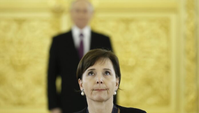 La vittoria di Trump apre nuovi scenari: Incontro tra Cecilia Piccioni, ambasciatrice italiana a Mosca, e Vladimir Putin al Cremlino. C'e' un cambiamento nella politica estera italiana? La vittoria di Trump apre nuovi scenari: Incontro tra Cecilia Piccioni, ambasciatrice italiana a Mosca, e Vladimir Putin al Cremlino. C'e' un cambiamento nella politica estera italiana?