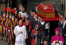 L’ipocrisia dei potenti: tutti a onorare il Papa, ora che è morto italoeuropeo LondonONE radio L’ipocrisia dei potenti sul papa