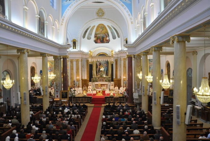 Londra: La chiesa italiana St.Peter da 162 anni al servizio della comunitá italiana Londra: La chiesa italiana St.Peter da 162 anni al servizio della comunitá italiana
