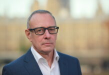 Marco Varvello e il suo nuovo libro: Londra, i luoghi del potere, Il ritorno del Regno Unito tra i protagonisti delle sfide globali Italoeuropeo LondonONE radio Marco Varvello e il suo nuovo libro : Londra, i luoghi del potere: Il ritorno del Regno Unito tra i protagonisti delle sfide globali