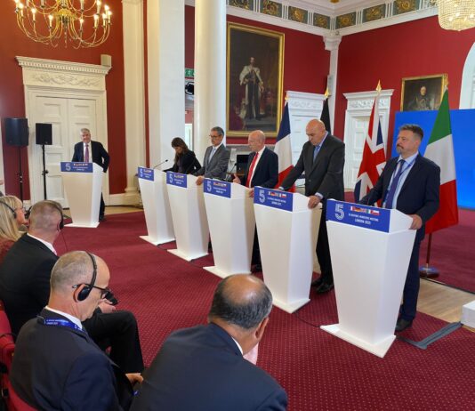 Londra, incontro tra Crosetto e Healey: più sicurezza e cooperazione NATO al centro del vertice E5 Defence Ministers LondonONEradio italoeuropeo foto di LondonONEraido