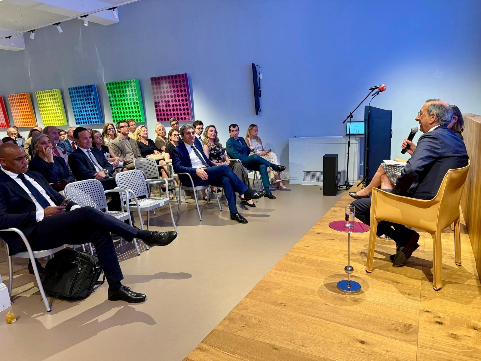 londononeradio italoeuropeo Milano, protagonista globale: un bilancio di dieci anni di apertura internazionale